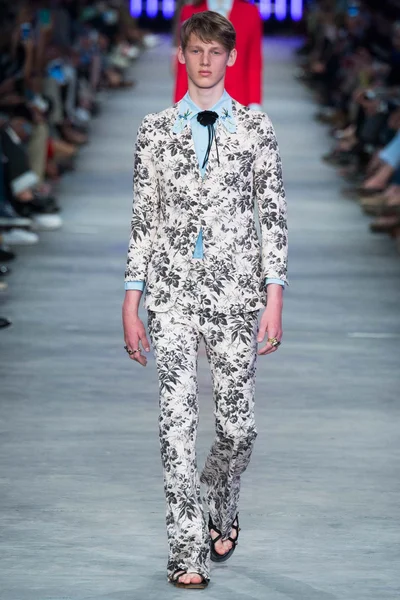Look 36